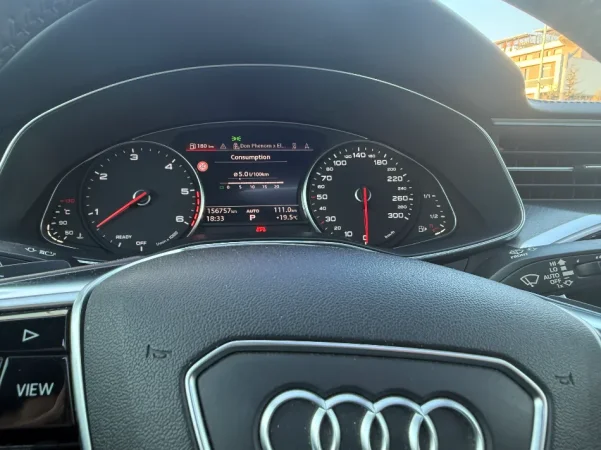 Tirane, shitet SUV Nafte, e zeze automatik Klima 156.000 km 29.000 €