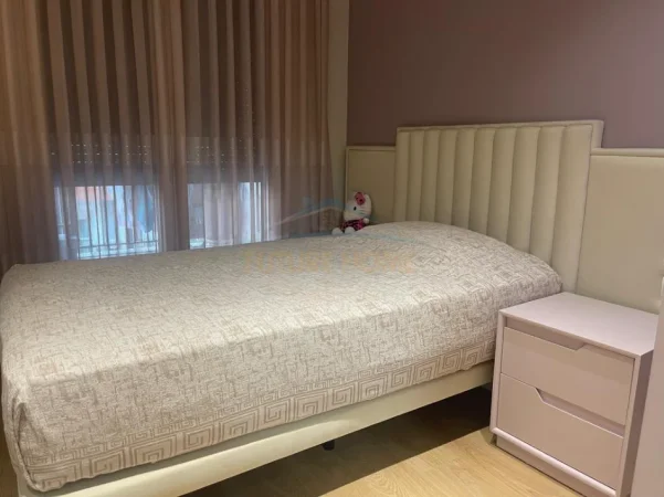 Tirane, shitet apartament 3+1+Ballkon Kati 7, 135 m² 720.000 € (Rruga e Kosovareve)