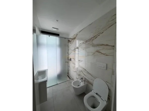 Tirane, shitet apartament 3+1+2+2 Poste Parkimi, Kati 2, 129 m² 495.000 € (Sofia Hill Residence, TEG)
