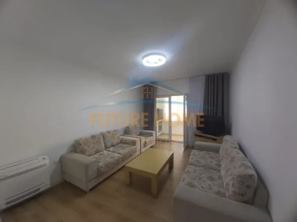 Tirane, jepet me qera apartament 2+1+Ballkon Kati 3, 91 m² 800 € (Stadiumi Dinamo)
