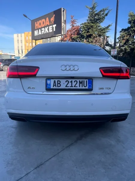 Tirane, shes makine Audi A6 2016 Full Nafte, e bardhë automatik Kondicioner 218.000 km 13.000 €