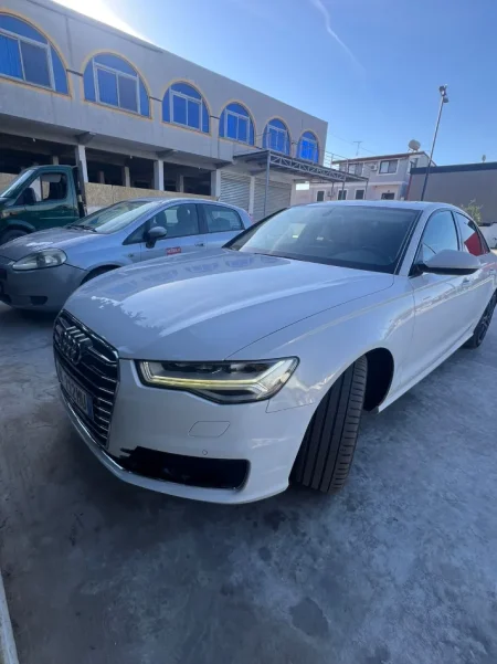 Tirane, shes makine Audi A6 2016 Full Nafte, e bardhë automatik Kondicioner 218.000 km 13.000 €
