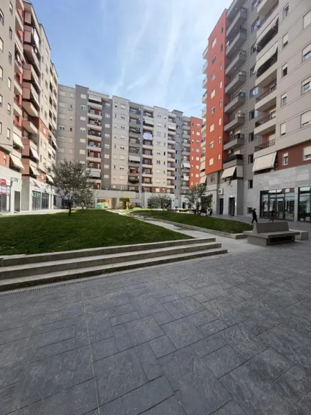 Tirane, jepet me qera apartament 2+1+Ballkon Kati 3, 102 m² 550 € (Rr. Sokrat Miho)