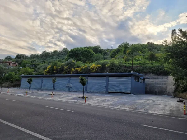 Elbasan, jepet me qera ambjent biznesi , 430 m² 1.100 € 