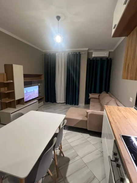 Tirane, jepet me qera apartament 2+1 Kati 8, 80 m² 400 € (Universiteti Bujqesor Kamez)