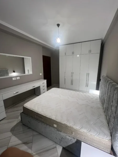 Tirane, jepet me qera apartament 2+1 Kati 8, 80 m² 400 € (Universiteti Bujqesor Kamez)