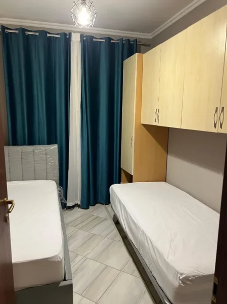 Tirane, jepet me qera apartament 2+1 Kati 8, 80 m² 400 € (Universiteti Bujqesor Kamez)