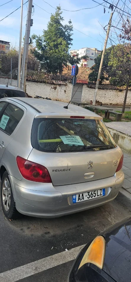 Tirane, shitet makine Peugeot 307 Nafte, 120.000 Lek