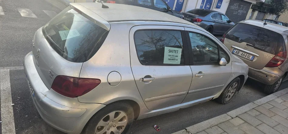 Tirane, shitet makine Peugeot 307 Nafte, 120.000 Lek