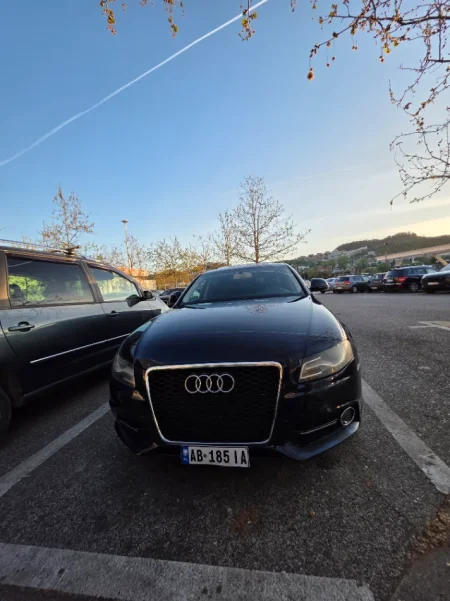 Tirane, shitet makine Benzin+Gaz, blu automatik 5.500 €