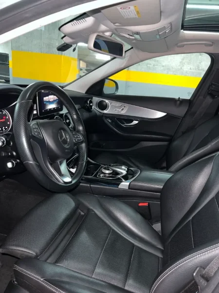 Tirane, shes Benz C class Nafte, e argjendtë automatik Klima 150 km 14.000 €