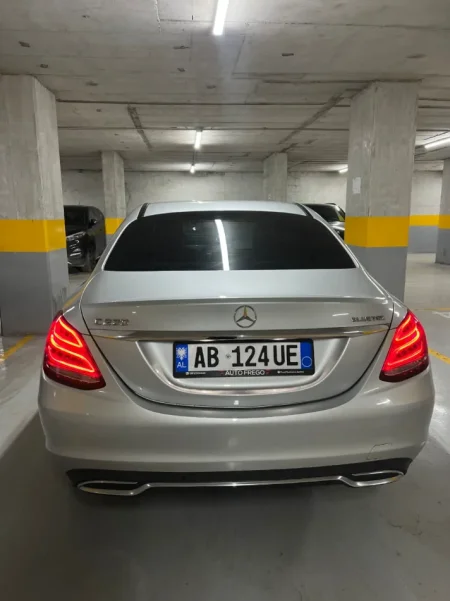 Tirane, shes Benz C class Nafte, e argjendtë automatik Klima 150 km 14.000 €