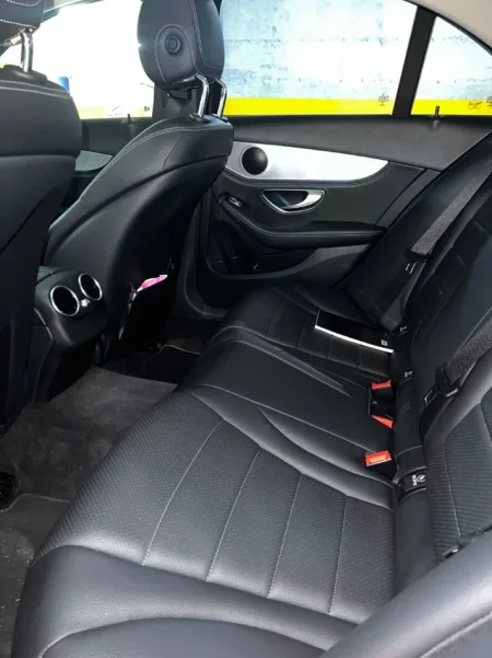 Tirane, shes Benz C class Nafte, e argjendtë automatik Klima 150 km 14.000 €