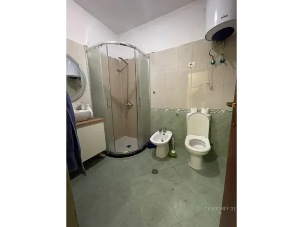 Tirane, jepet me qera apartament 2+1 Kati 7, 115 m² 500 € 