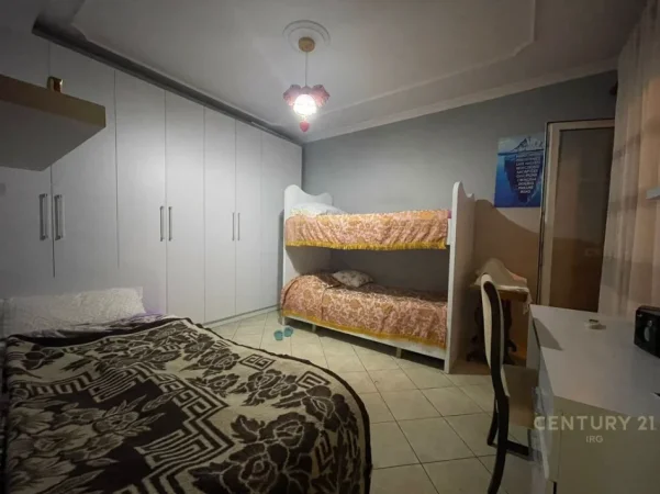 Tirane, jepet me qera apartament 2+1 Kati 7, 115 m² 500 € 