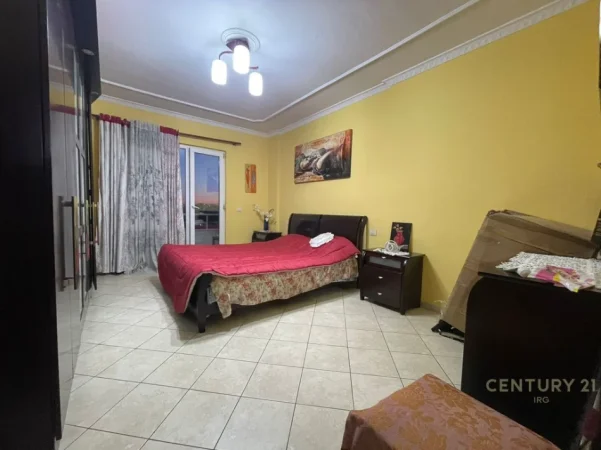 Tirane, jepet me qera apartament 2+1 Kati 7, 115 m² 500 € 