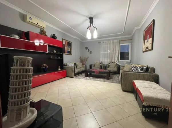 Tirane, jepet me qera apartament 2+1 Kati 7, 115 m² 500 € 