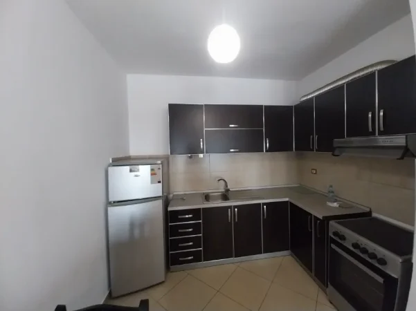 Tirane, jepet me qera apartament 1+1+Aneks+Ballkon Kati 2, 67 m² 420 € (Bulevardi Migjeni)
