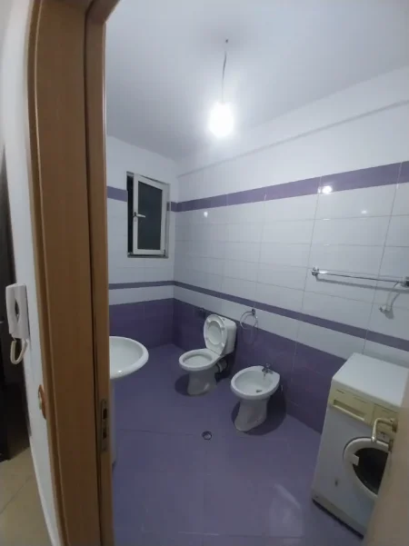 Tirane, jepet me qera apartament 1+1+Aneks+Ballkon Kati 2, 67 m² 420 € (Bulevardi Migjeni)