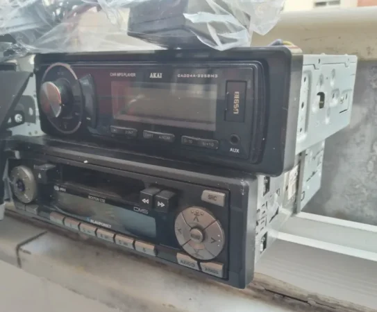 Tirane, shes pajisje per Multimedia KASETOFON