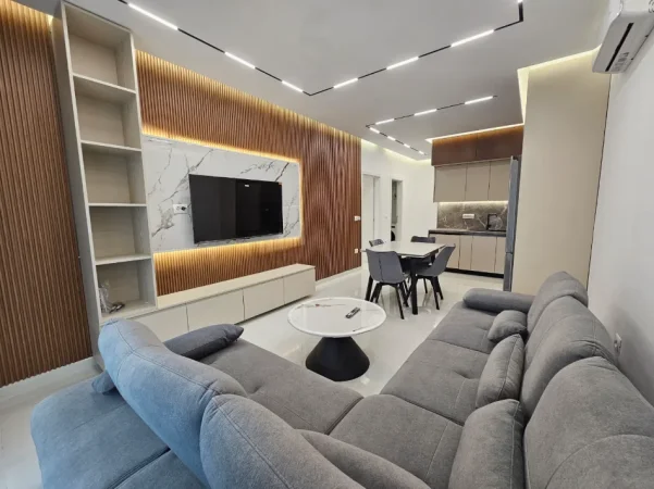 Tirane, jepet me qera apartament 2+1+Ballkon Kati 7, 85 m² 900 € (Zog i Zi)
