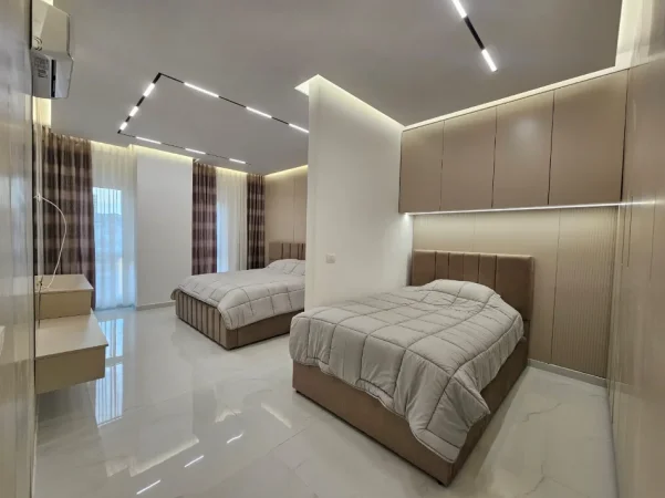 Tirane, jepet me qera apartament 2+1+Ballkon Kati 7, 85 m² 900 € (Zog i Zi)