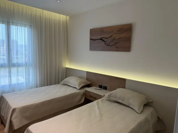 Tirane, shitet apartament 2+1+Ballkon Kati 7, 101 m² 250.000 € (Rruga e Kavajes)