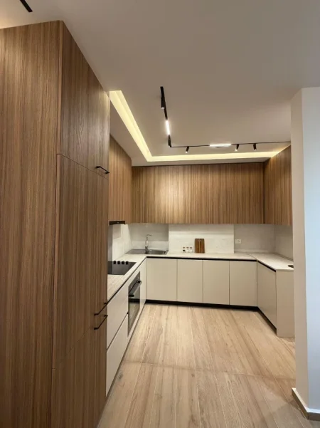 Tirane, jepet me qera apartament 1+1 Kati 3, 70 m² 750 € 