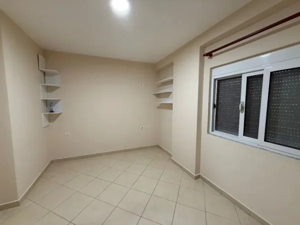 Shqiperi, jepet me qera 2+1+Ballkon , 90 m² 500 € 