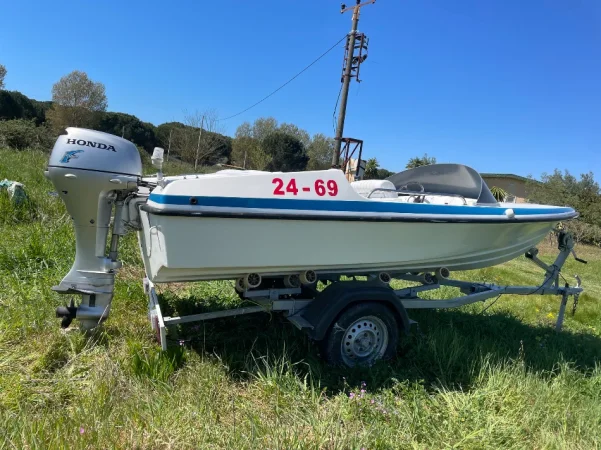 Tirane, shitet skaf +motor Honda +karrel. Çmimi  5000 € i diskutueshem