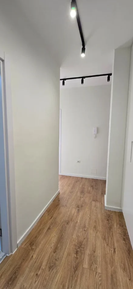 Tirane, jap me qera apartament 2+1 (UNIVERS CITY)