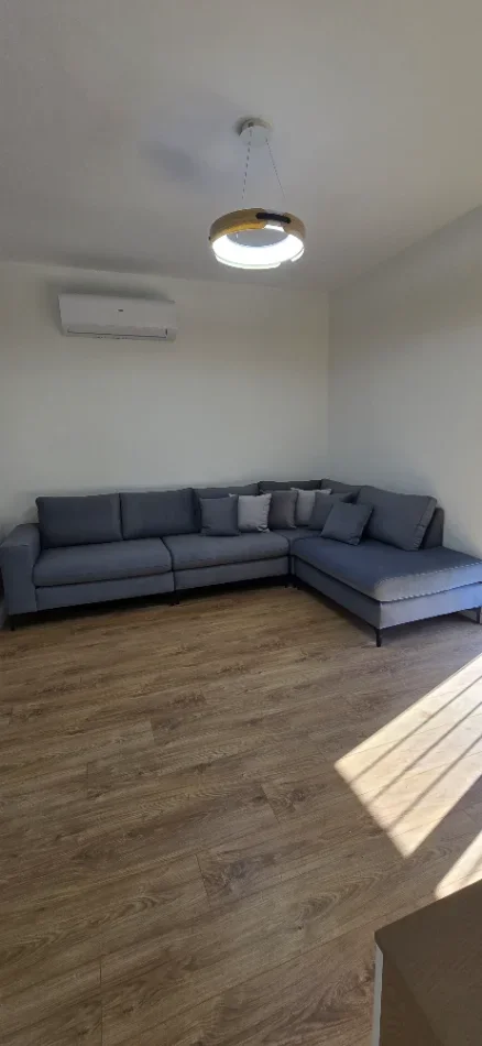 Tirane, jepet me qera apartament 3+1+Ballkon Kati 8, 125 m² 60.000 € (Univers City)