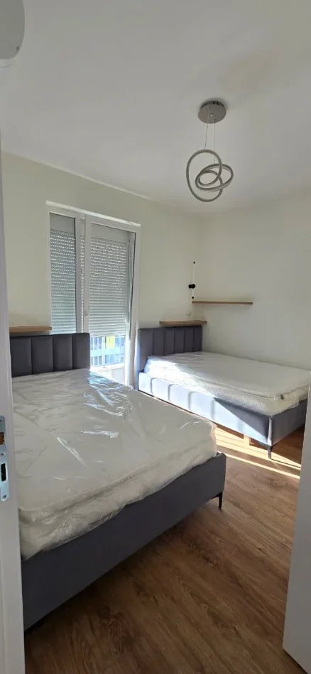 Tirane, jap me qera apartament 2+1 (UNIVERS CITY)