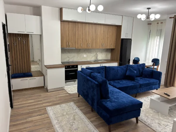Tirane, jepet me qera apartament Kati 7, 78 m² 550 € (Pallatet arb-trans)