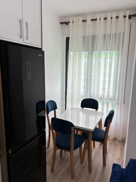 Tirane, jepet me qera apartament Kati 7, 78 m² 550 € (Pallatet arb-trans)
