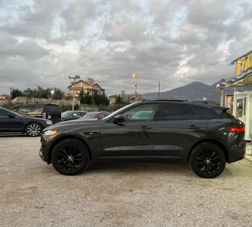 Tirane, shitet makine Jaguar F pace Nafte, gri e erret automatik Kondicioner 180 km 14.900 €
