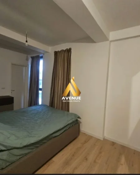 Tirane, jepet me qera apartament 2+1 Kati 4, 110 m² 1.000 € (Rruga Bilal Sina)