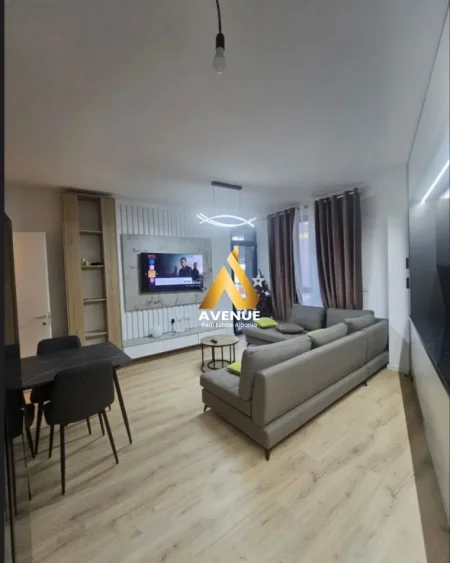 Tirane, jepet me qera apartament 2+1 Kati 4, 110 m² 1.000 € (Rruga Bilal Sina)