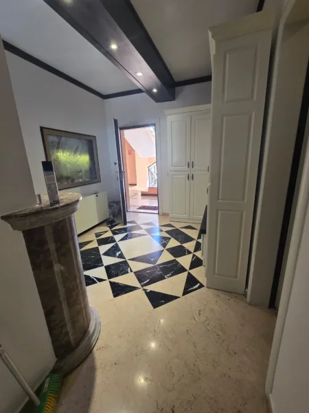 Tirane, shitet apartament 2+1 Kati 3, 133 m² 247.000 € 