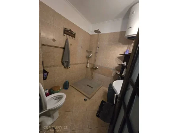Tirane, shitet apartament 2+1+Ballkon Kati 3, 130 m² 247.000 € (kodra e diellit)