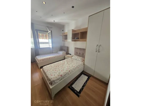 Tirane, shitet apartament 2+1+Ballkon Kati 3, 130 m² 247.000 € (kodra e diellit)