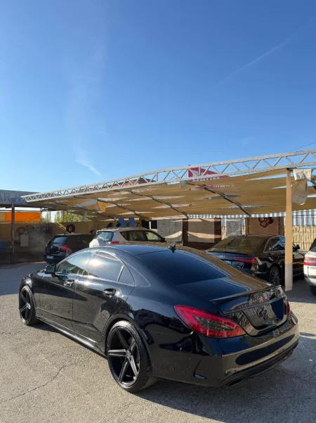 Tirane, shitet makine Mercedes CLS 4.0 AMG Benzin, e zeze automatik Klima 220.000 km 17.000 €