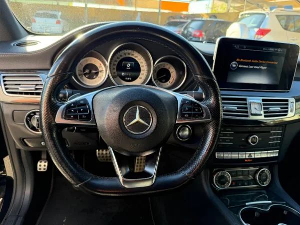 Tirane, shitet makine Mercedes CLS 4.0 AMG Benzin, e zeze automatik Klima 220.000 km 17.000 €