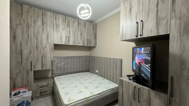 Tirane, jepet me qera 1+1 Kati 2, 55 m² 600 € (Rruga Riza Cerova)