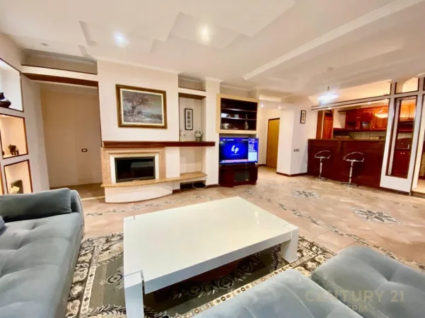 Tirane, shitet apartament 3+1+Ballkon Kati 8, 200 m² 420.000 € (komuna e parisit)