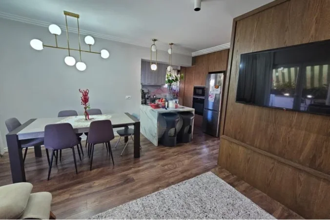 Tirane, shitet apartament 3+1+Parking 🅿️ , 109 m² 233.000 € (Rruga e Kavajes)