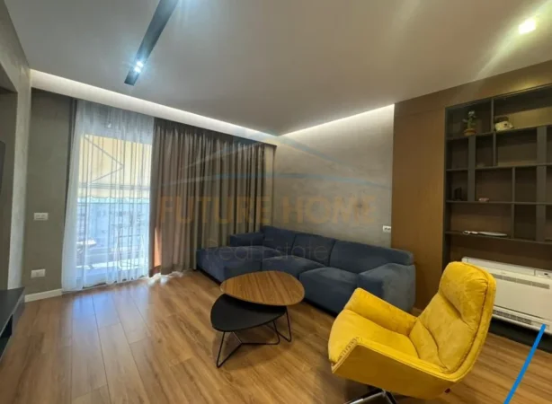 Tirane, jepet me qera apartament 2+1+2+Post Parkimi+2 Ballkone Kati 7, 120 m² 2.000 € (Bllok)