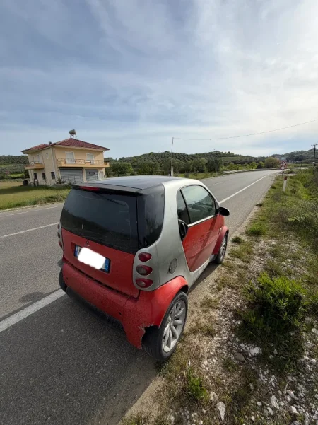 Durres, shitet makine Smart FoTwo Benzin, e kuqe automatik Kondicioner 1.000 €