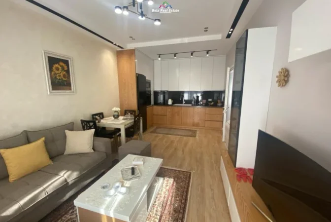 Tirane, jepet me qera apartament 1+1+Ballkon Kati 9, 70 m² 680 € (Kompleksi Kontakt)