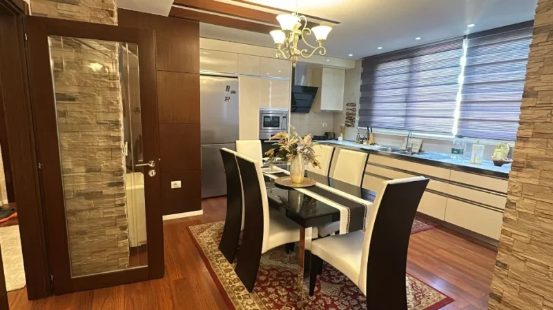 Tirane, shitet apartament 2+1 Kati 4, 100 m² 280.000 € (BRRYLI)